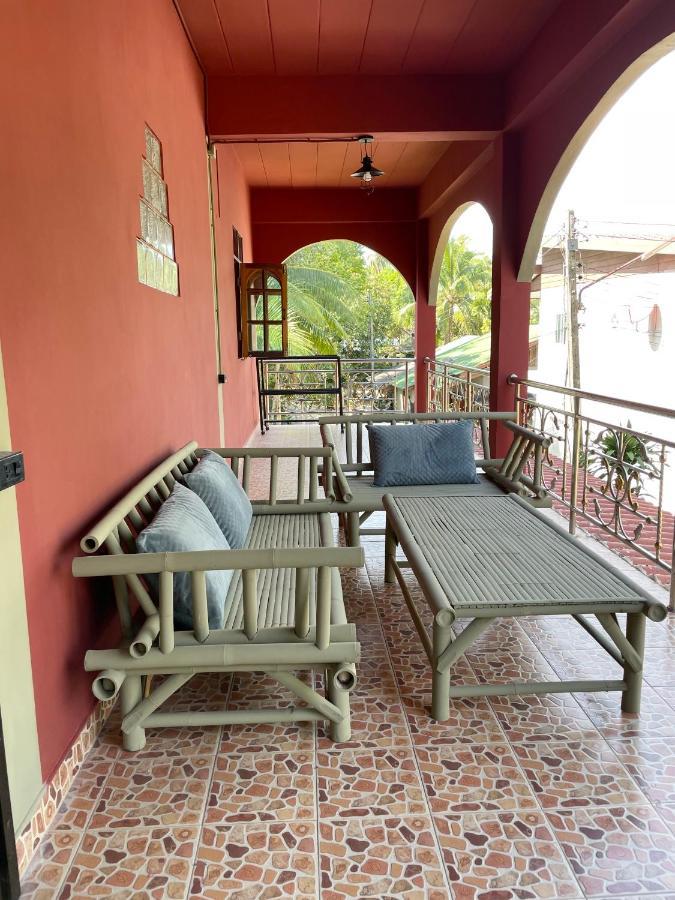Mythai Guesthouse Chaloklum Exterior photo
